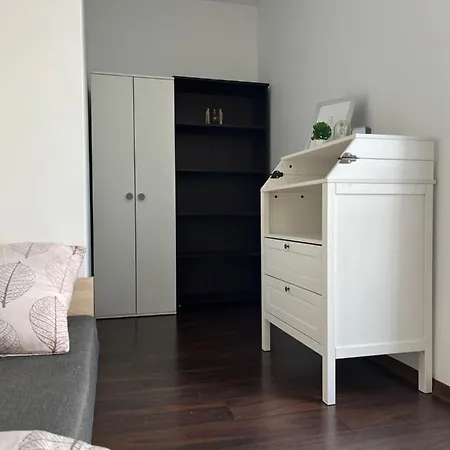 Otel Tylna 8 *