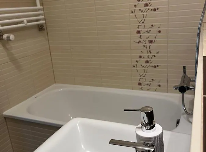 Tylna 8 Отель *