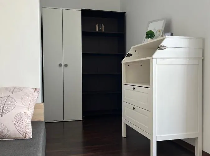 Готель Tylna 8 *